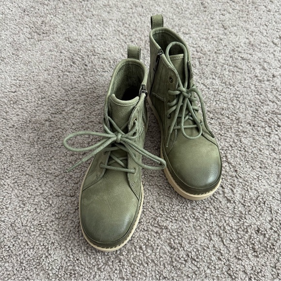 NWOB UGG Deconstructed Green Lace-up Hiker Boots. Womens Size 5. - Picture 2 of 10